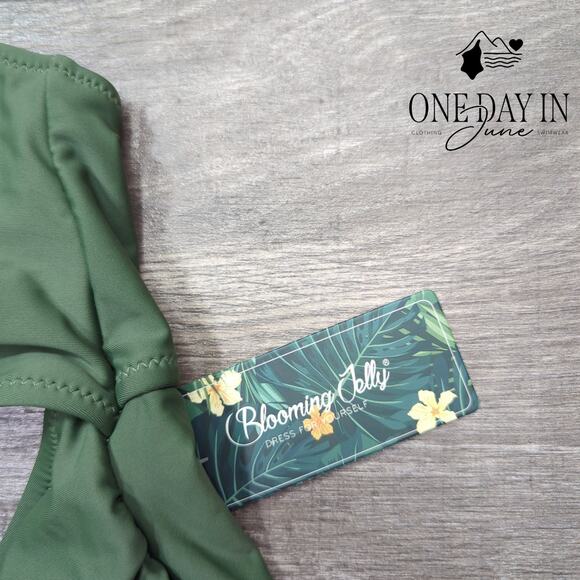 Blooming Jelly Tummy Control Cut Out One Piece Swimsuit Size 2XL - Picture 3 of 6